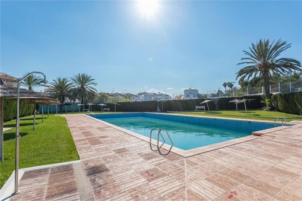 Beautiful Apartment With 2 Bedrooms Close To Beach 또레비에하 외부 사진